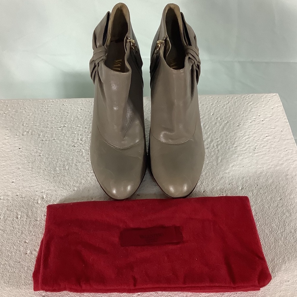 Valentino Garavani Taupe Leather Bow Ankle Boots Stiletto‎ Heels Size 37.5 Italy